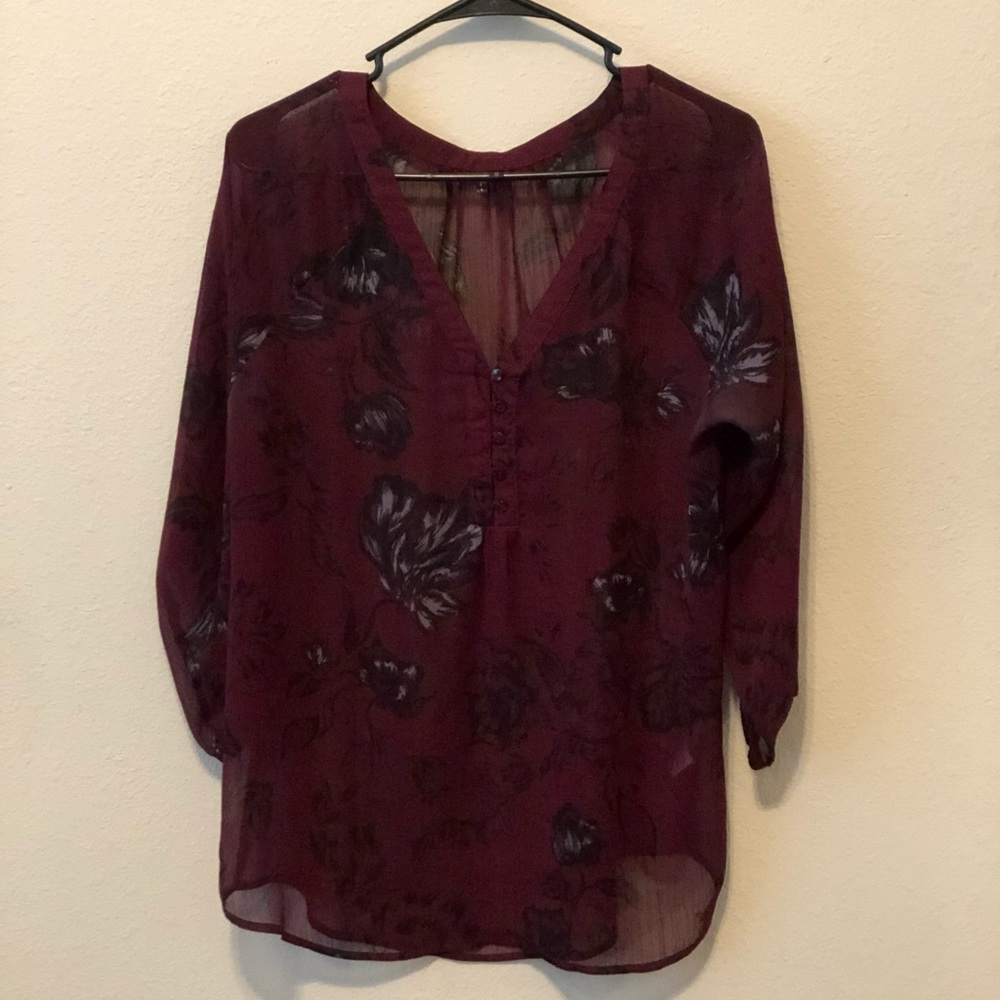 Burgundy and black flowered 3/4 length sleeve top